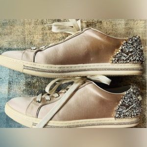 BEAUTIFUL BADGLEY MISHCHKA  Shirley Crystal Embellished Very Light Pink Sneaker